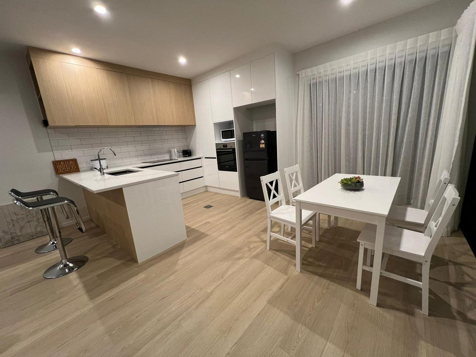 Central Modern 3-Bedroom,3- Bathroom House With Patio And Carpark- Lower Hutt City Centre Exterior foto