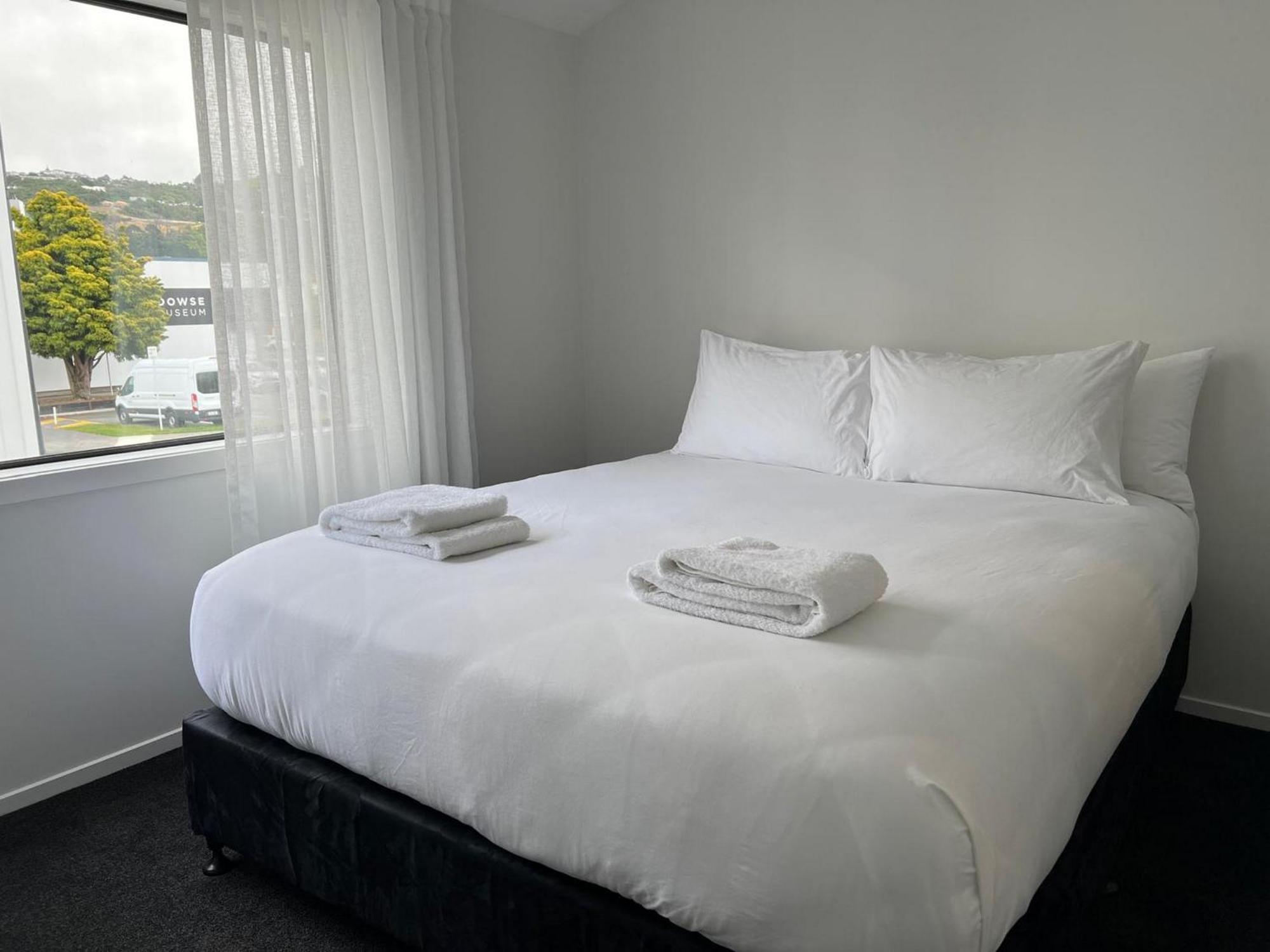 Central Modern 3-Bedroom,3- Bathroom House With Patio And Carpark- Lower Hutt City Centre Exterior foto